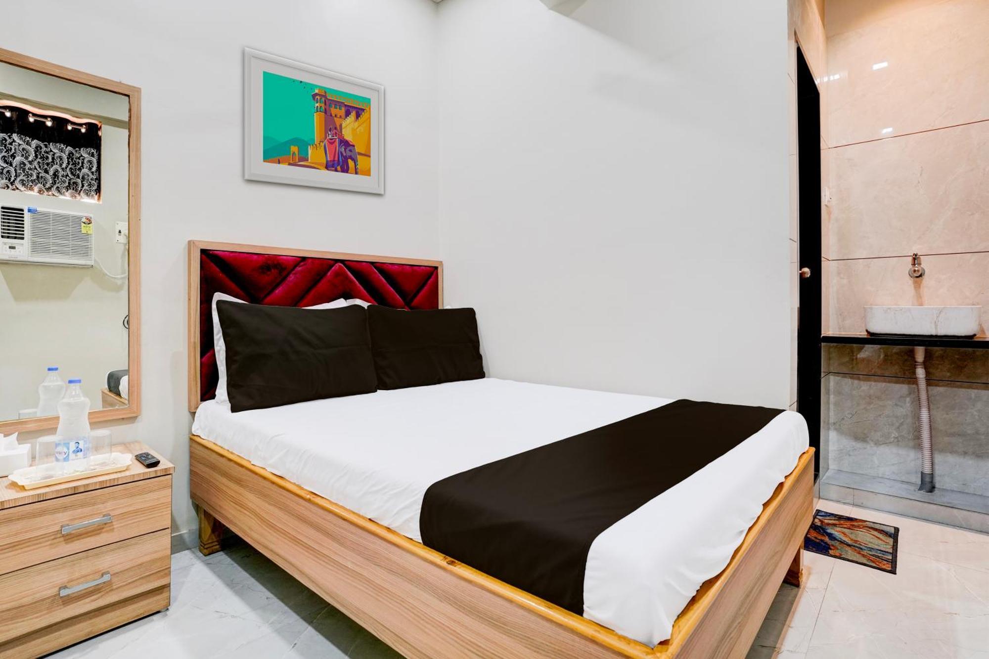 Super Hotel O Divine Fine Dine Lodging And Boarding Kalyān Extérieur photo