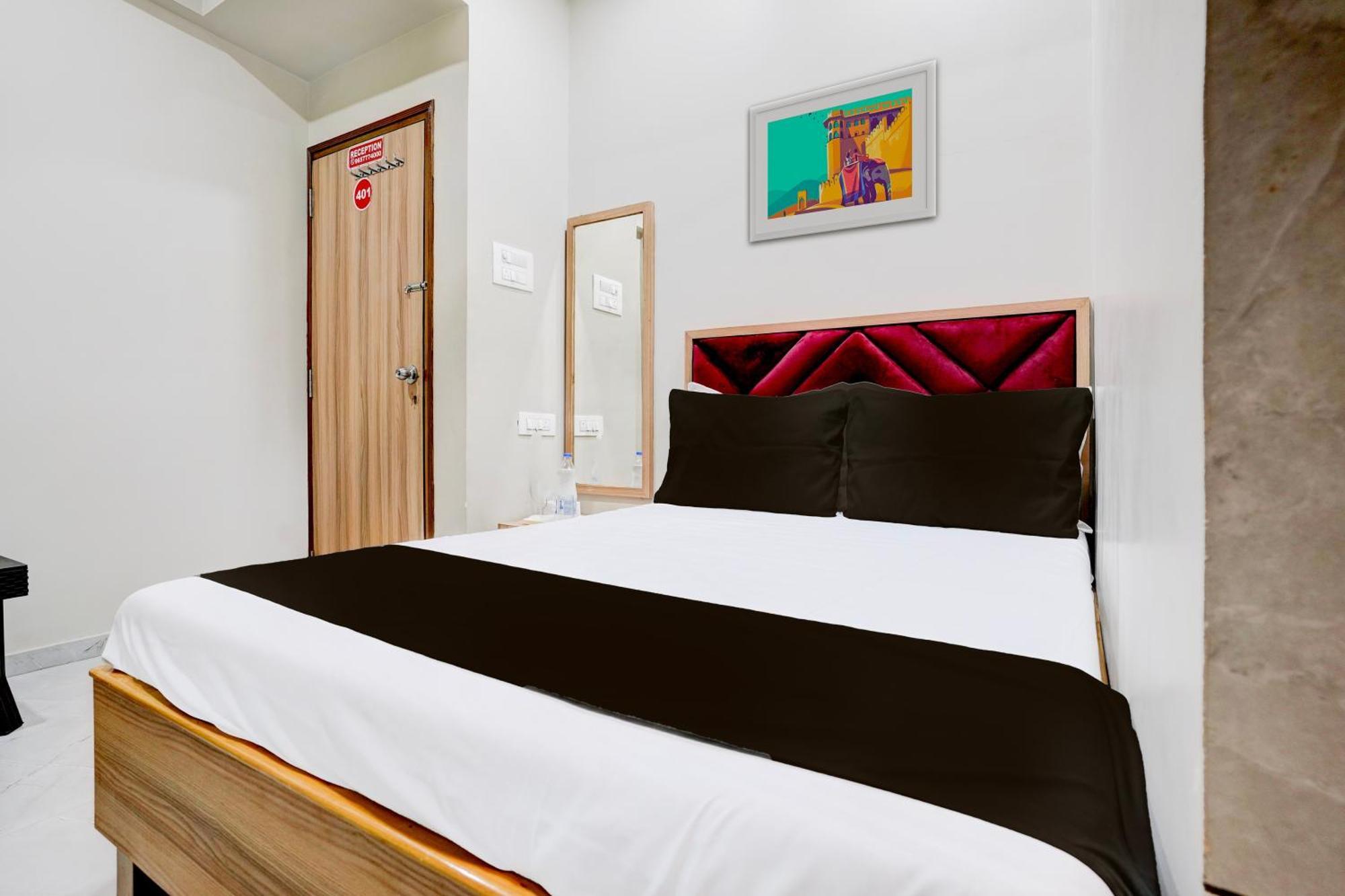 Super Hotel O Divine Fine Dine Lodging And Boarding Kalyān Extérieur photo